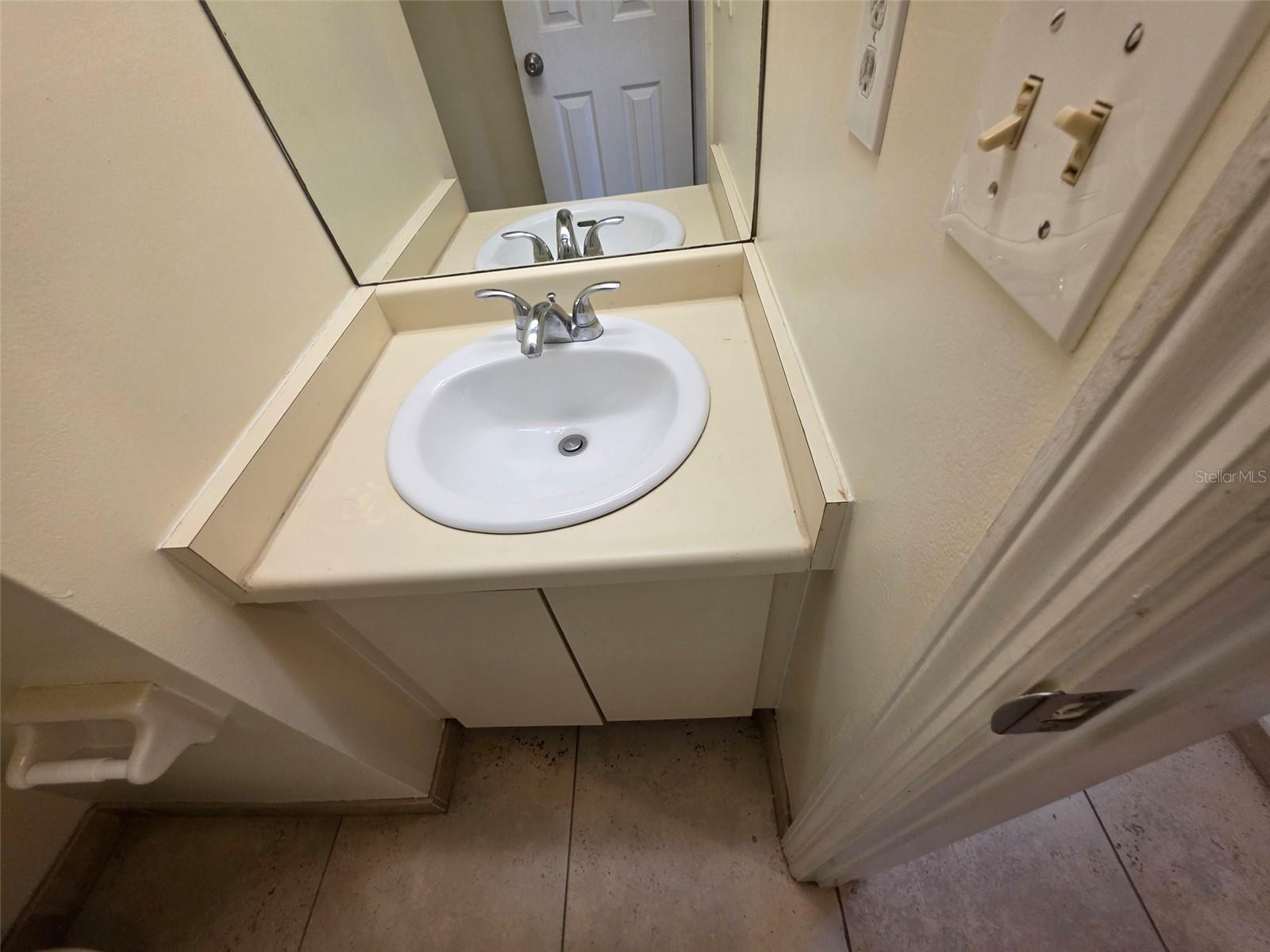 HIDDEN OAKS CONDO PH 10 - Residential