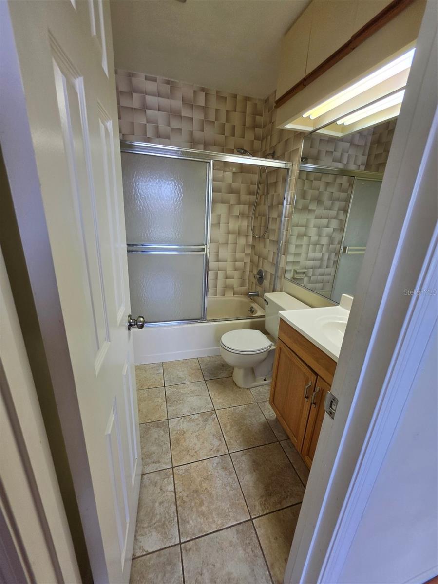 HIDDEN OAKS CONDO PH 10 - Residential