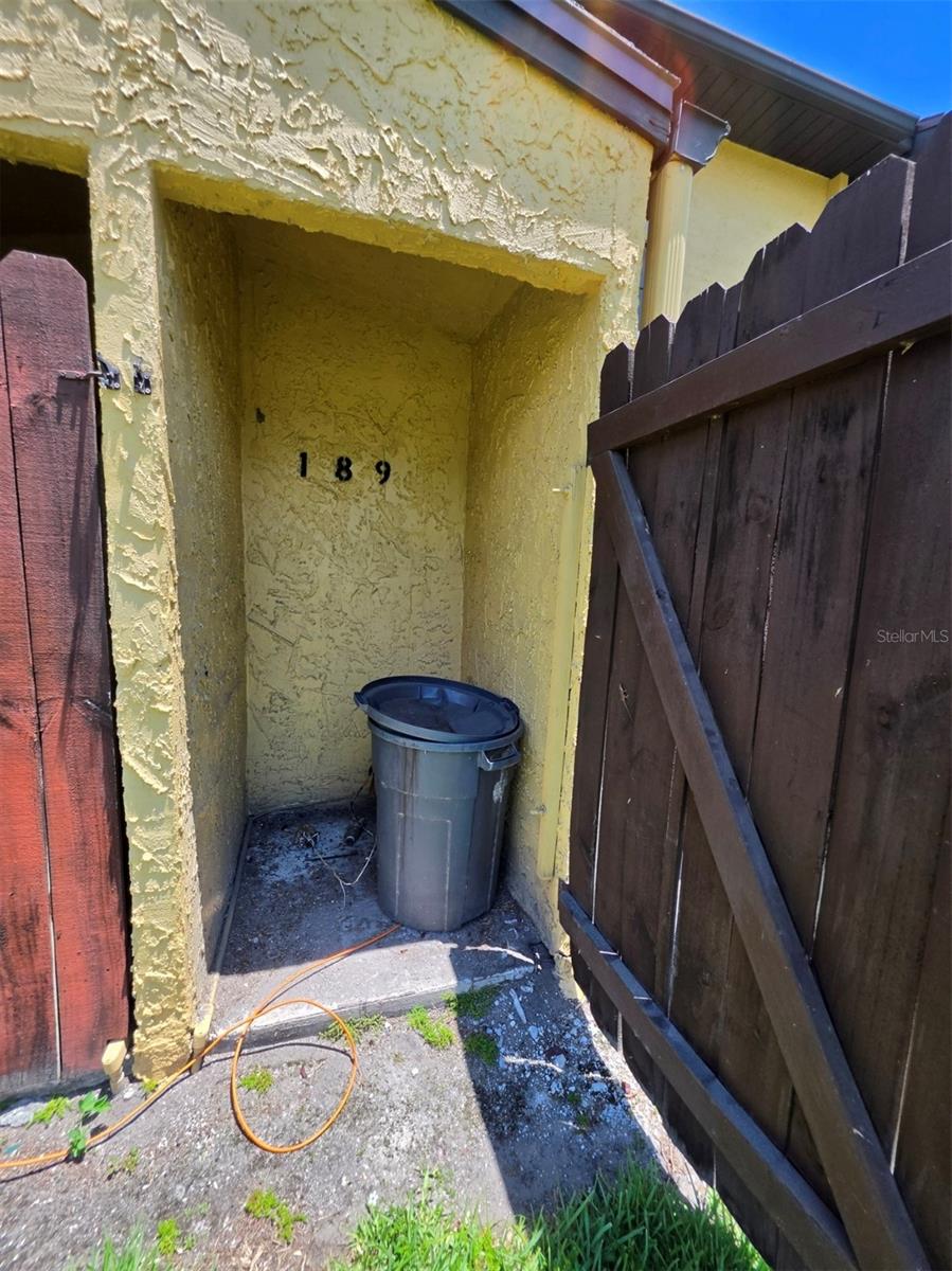 HIDDEN OAKS CONDO PH 10 - Residential