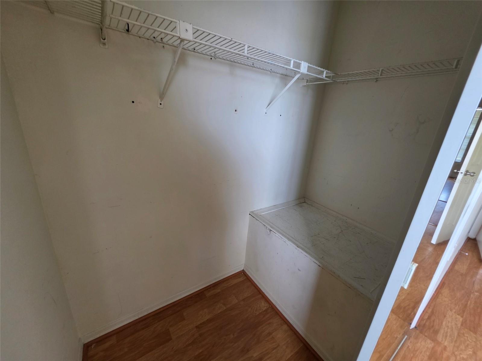 HIDDEN OAKS CONDO PH 10 - Residential