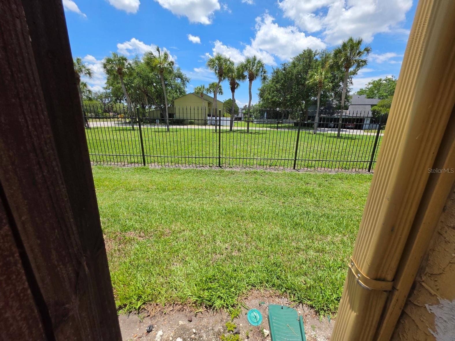 HIDDEN OAKS CONDO PH 10 - Residential