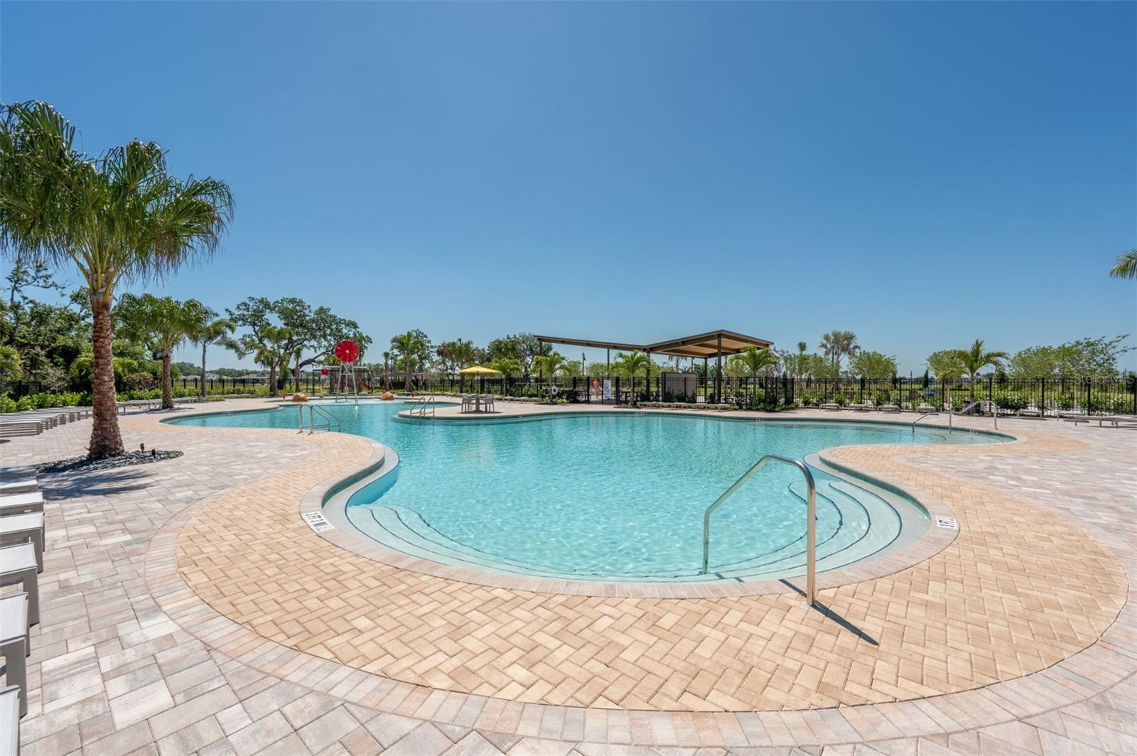 OAKFIELD LAKES - Residential