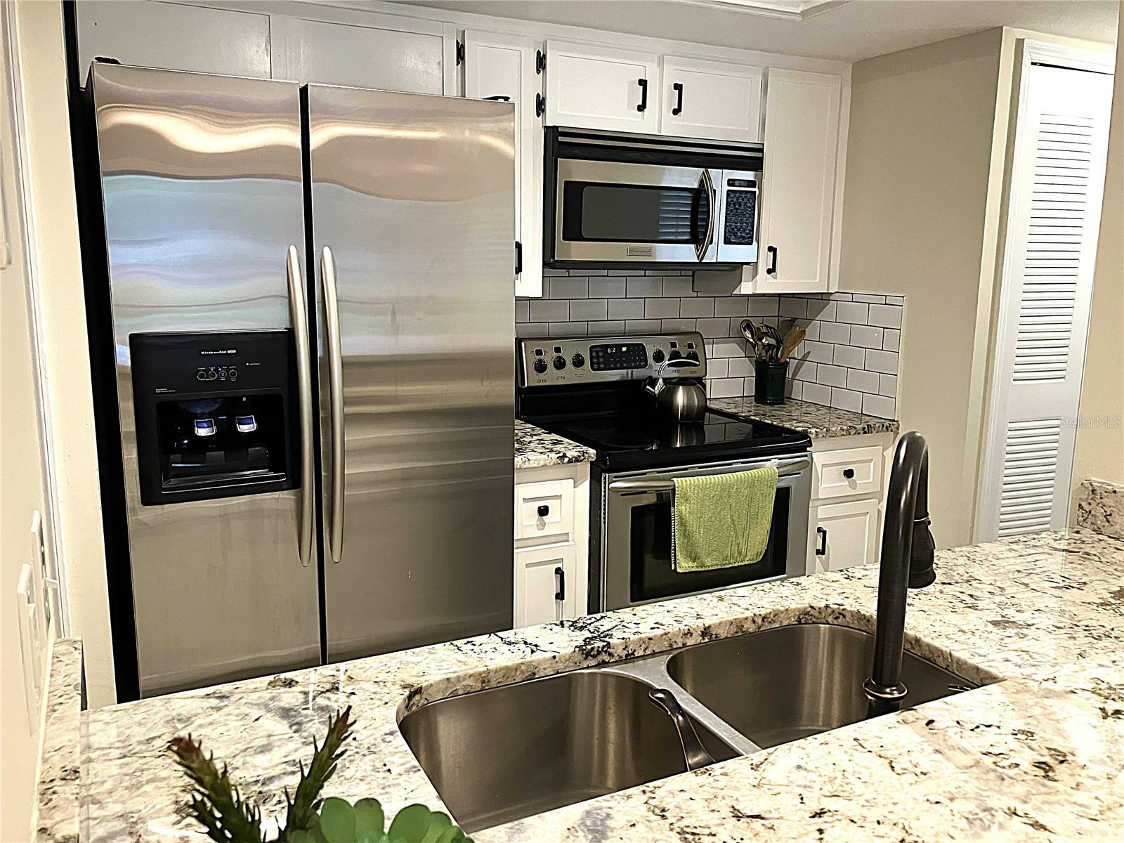 CLERMONT LAKE DOT VILLAS CONDO - Residential