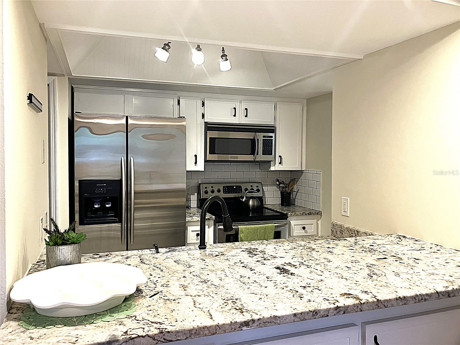 CLERMONT LAKE DOT VILLAS CONDO - Residential