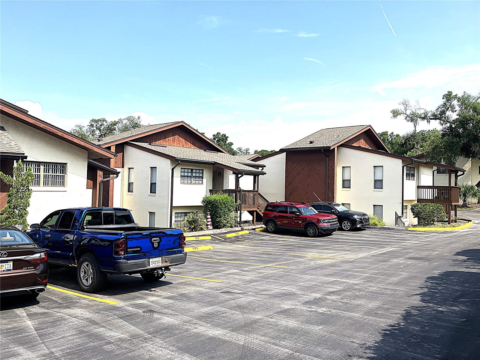 CLERMONT LAKE DOT VILLAS CONDO - Residential