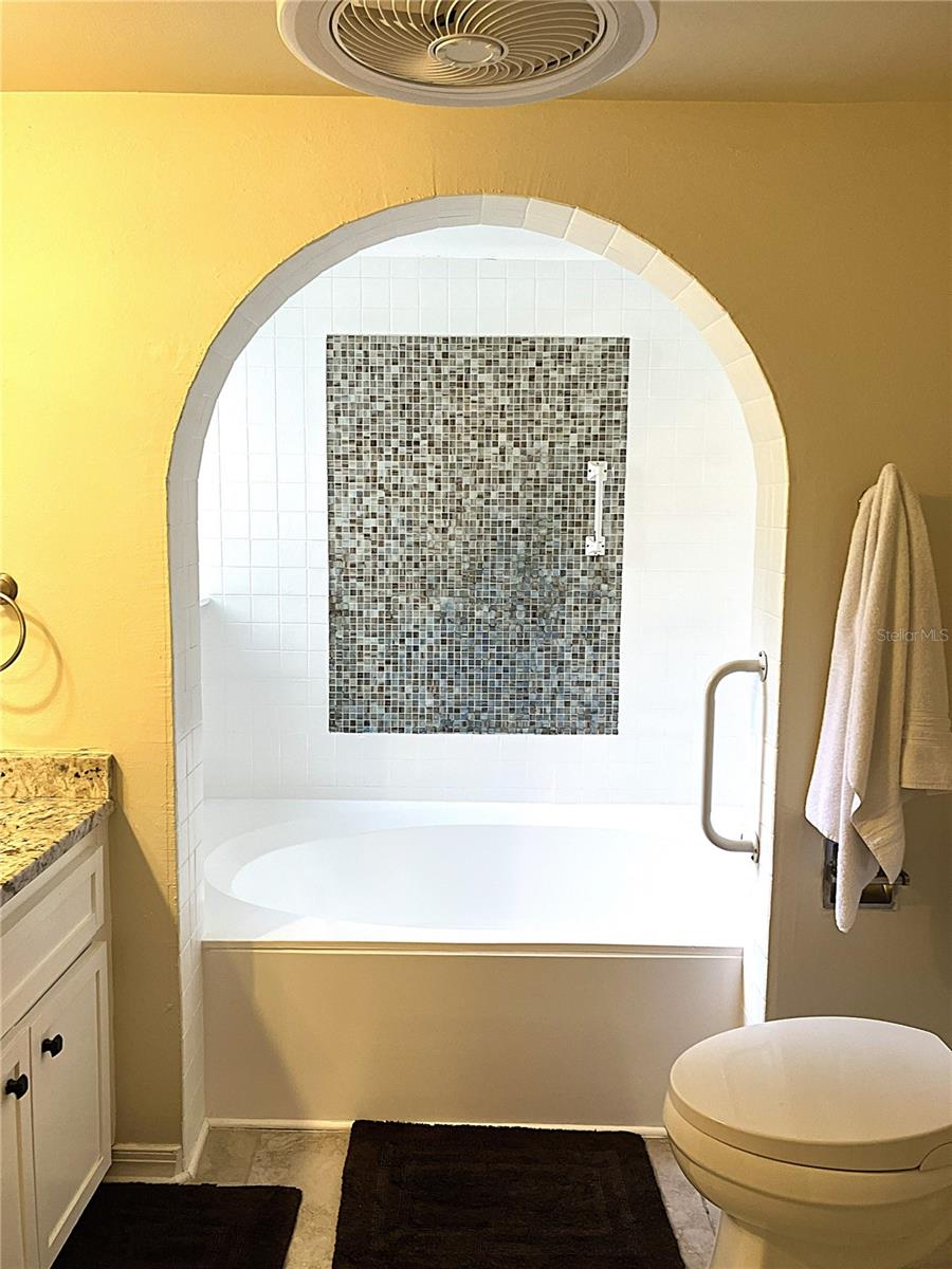 CLERMONT LAKE DOT VILLAS CONDO - Residential