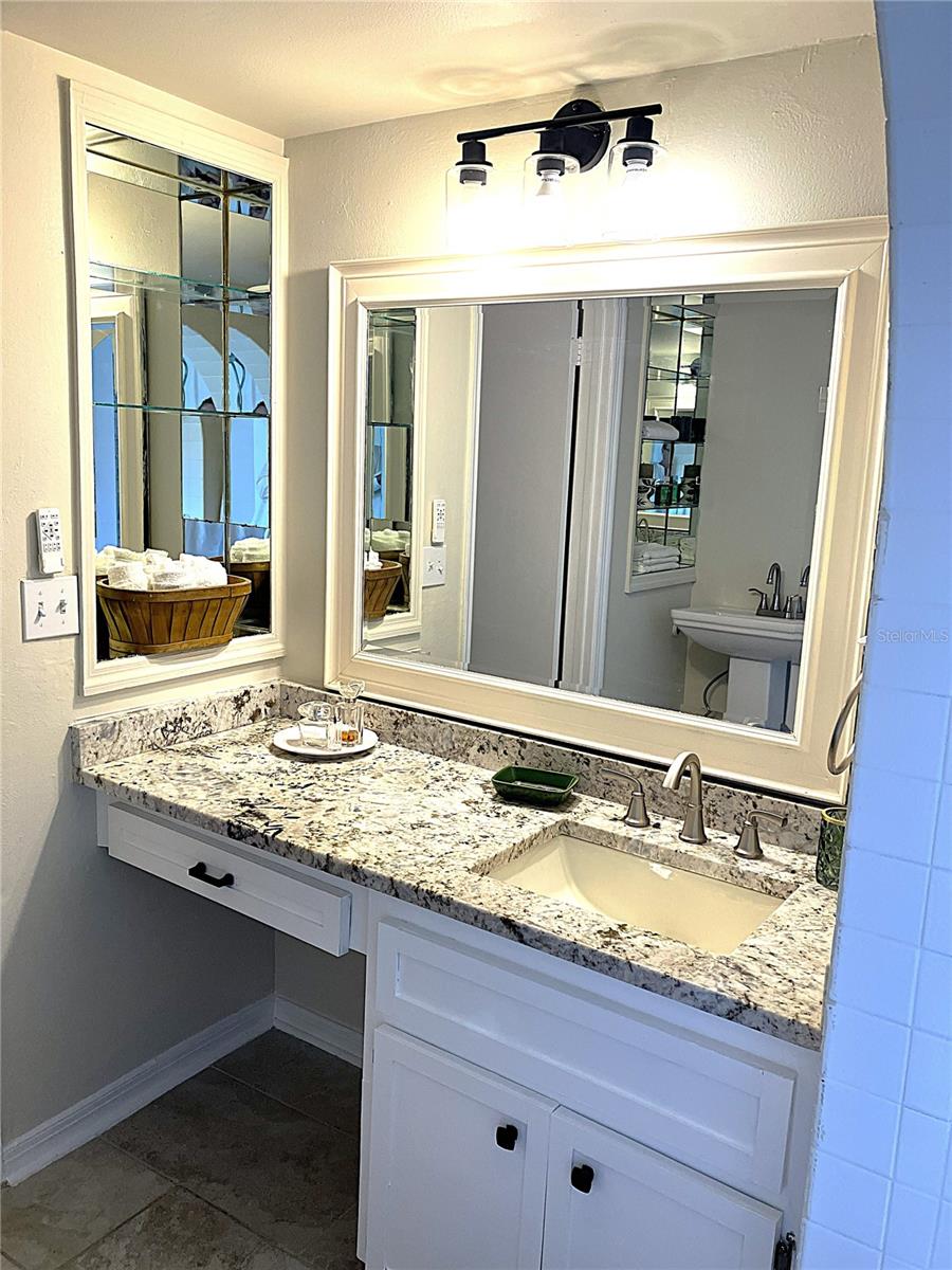 CLERMONT LAKE DOT VILLAS CONDO - Residential