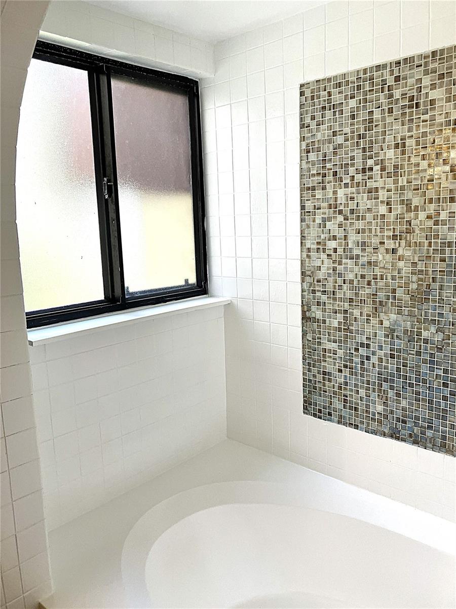 CLERMONT LAKE DOT VILLAS CONDO - Residential