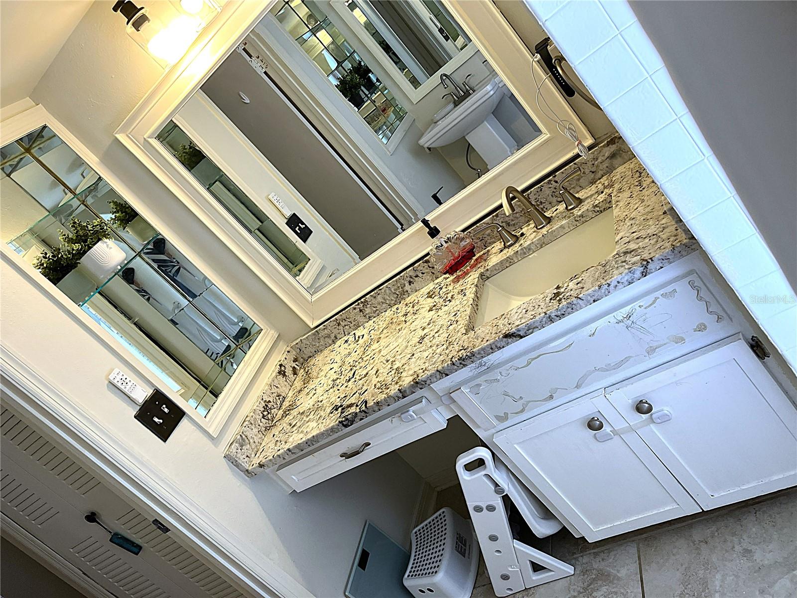 CLERMONT LAKE DOT VILLAS CONDO - Residential
