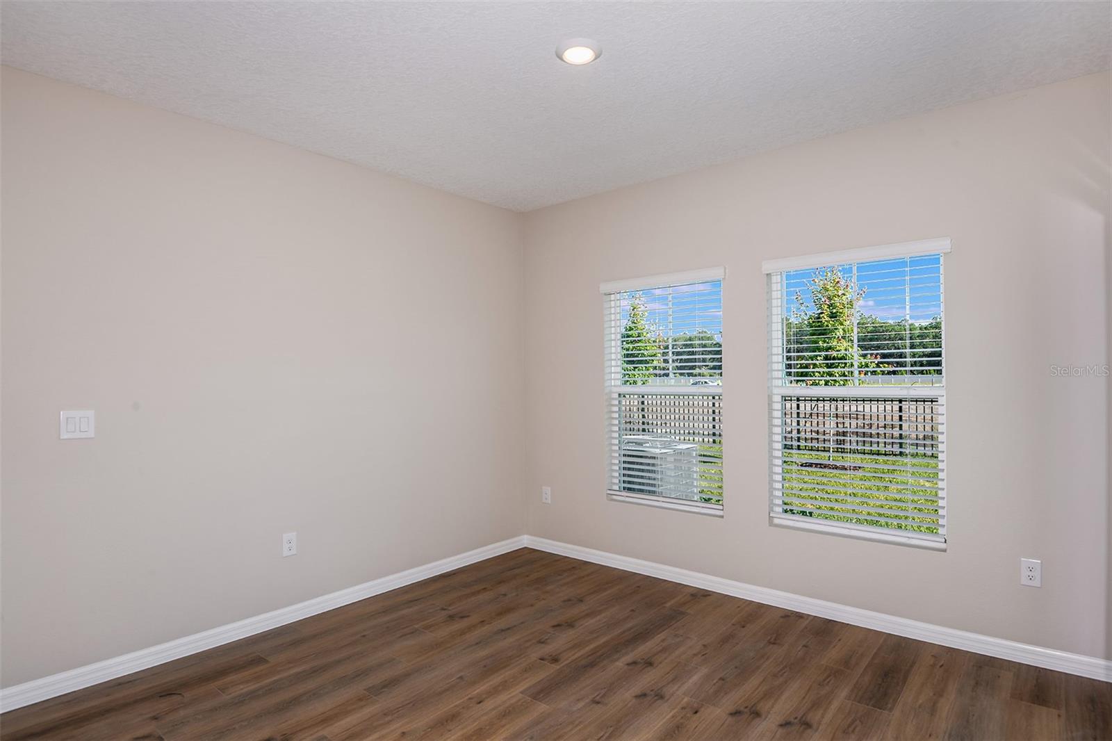 PASADENA WOODS - Residential