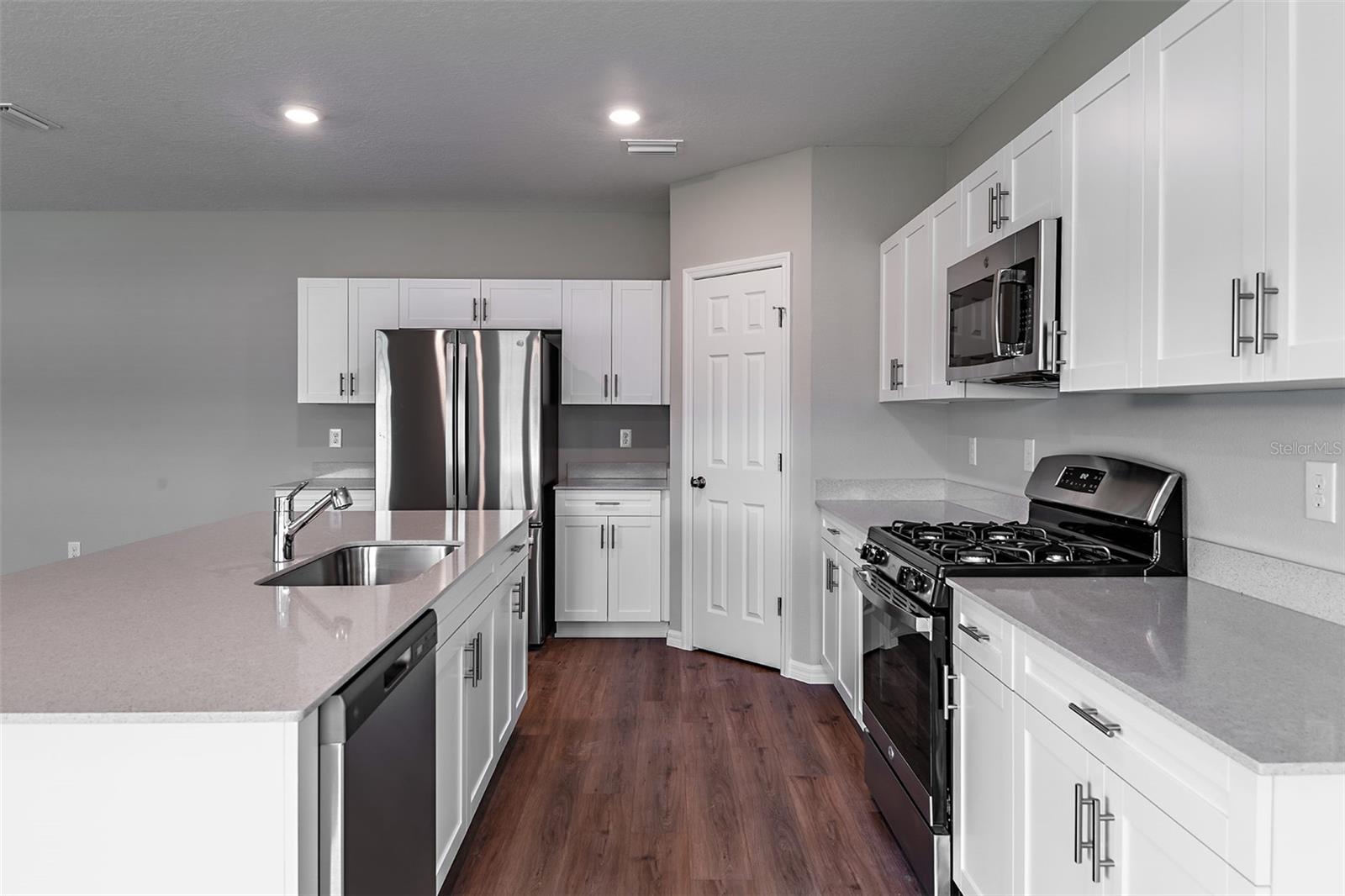 PASADENA WOODS - Residential
