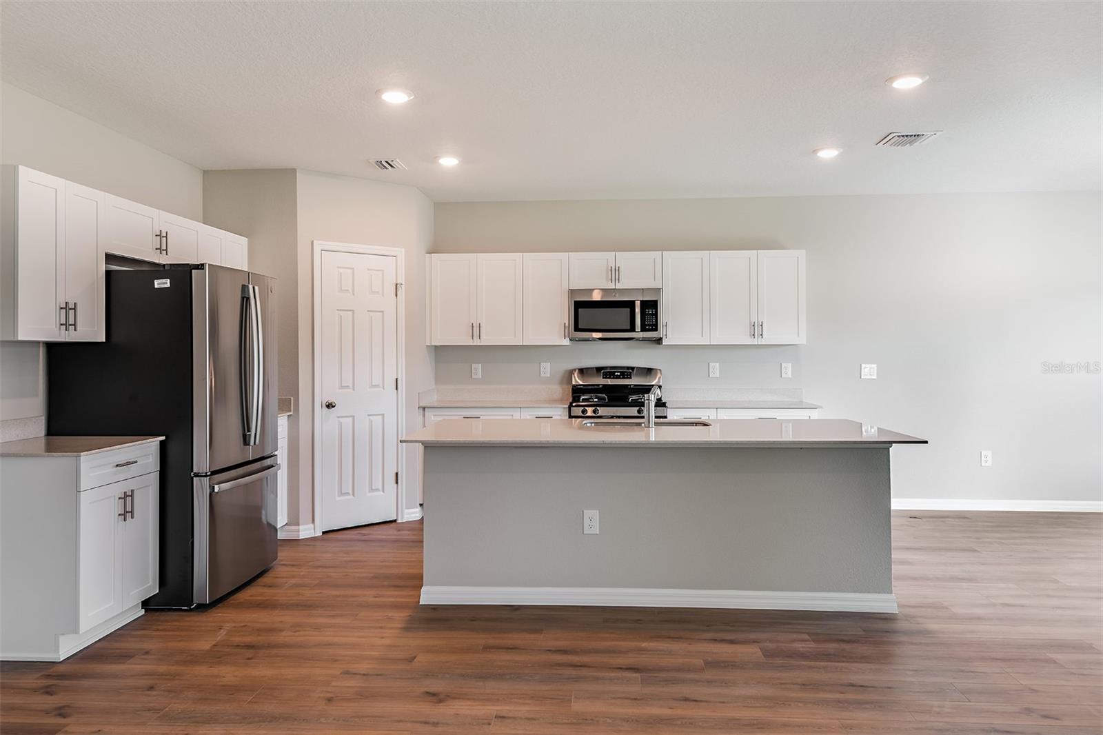 PASADENA WOODS - Residential