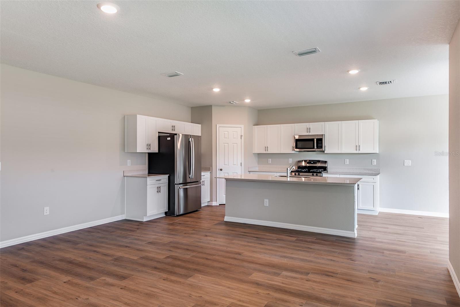 PASADENA WOODS - Residential