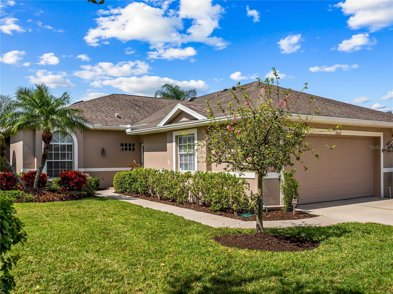 HERITAGE OAKS GOLF & COUNTRY CLUB - Residential