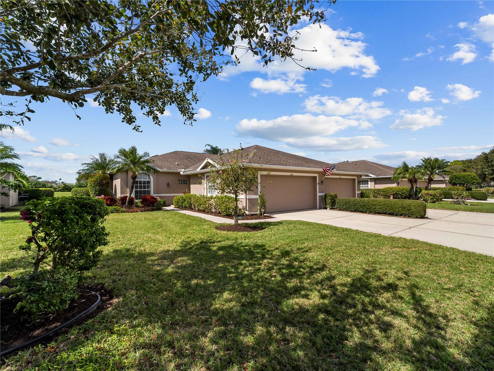 HERITAGE OAKS GOLF & COUNTRY CLUB - Residential