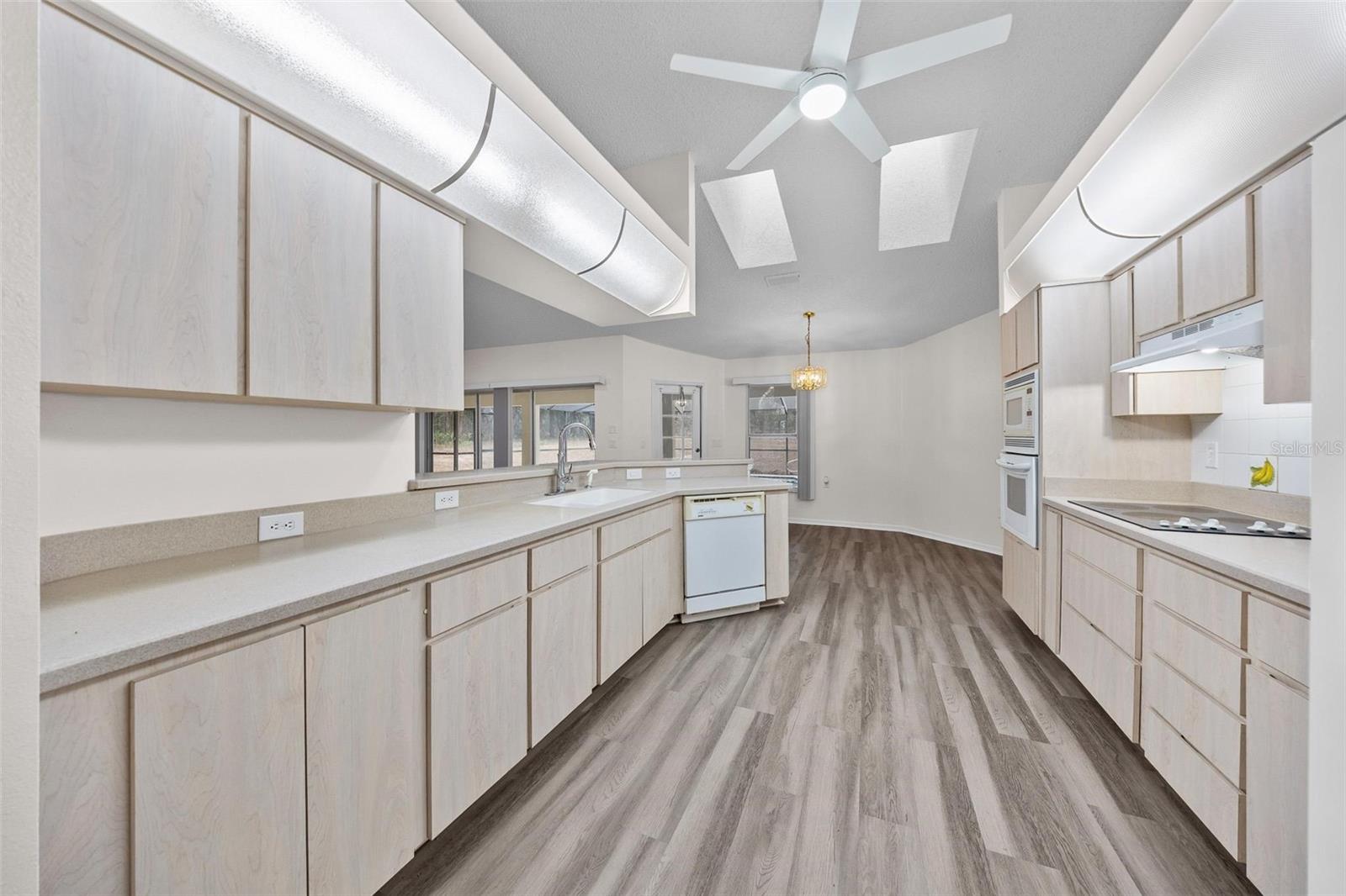 FRUITLAND PARK - Residential