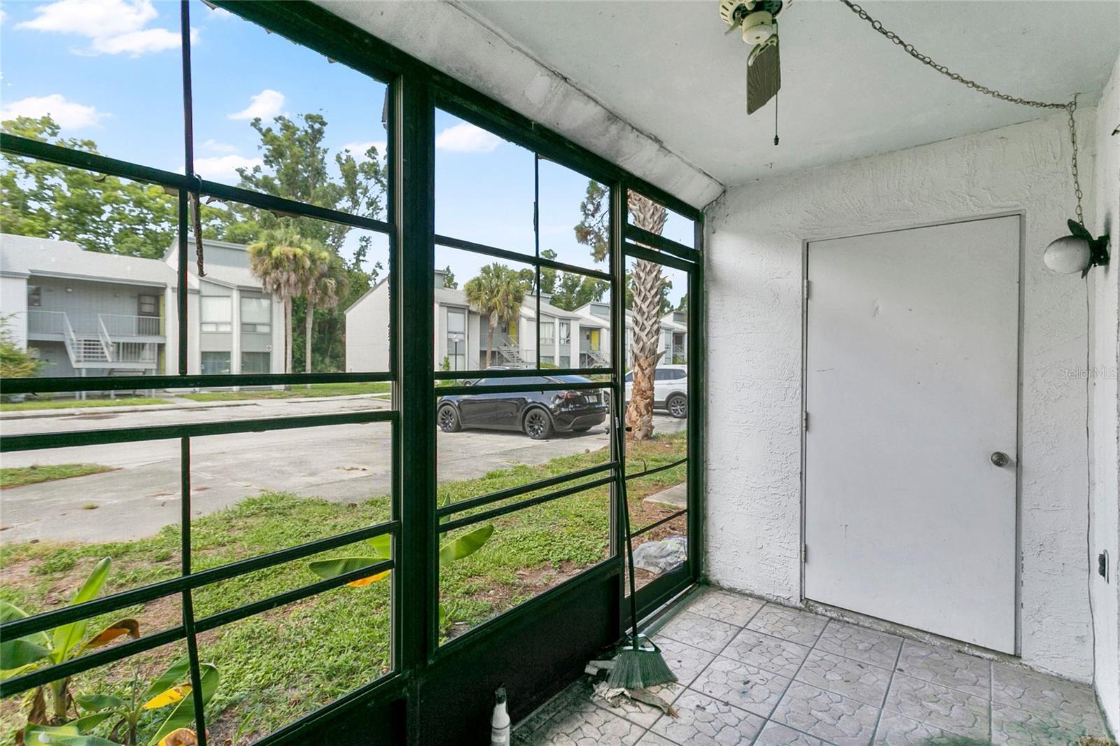 LEMON TREE CONDO SEC 04 CANYON - Residential