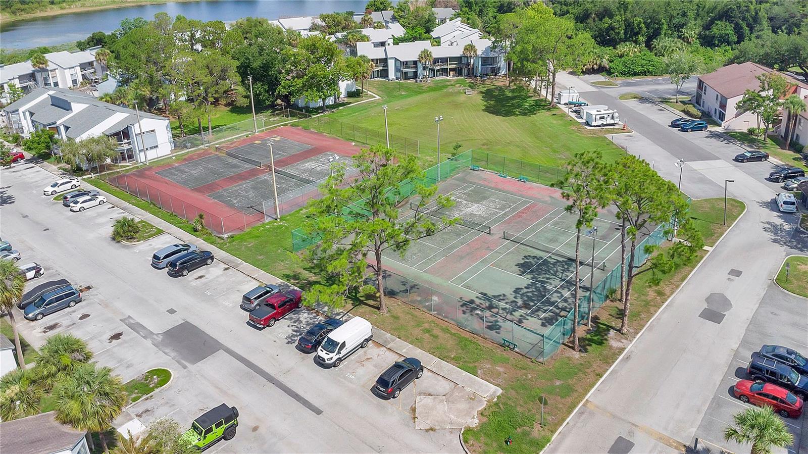 LEMON TREE CONDO SEC 04 CANYON - Residential