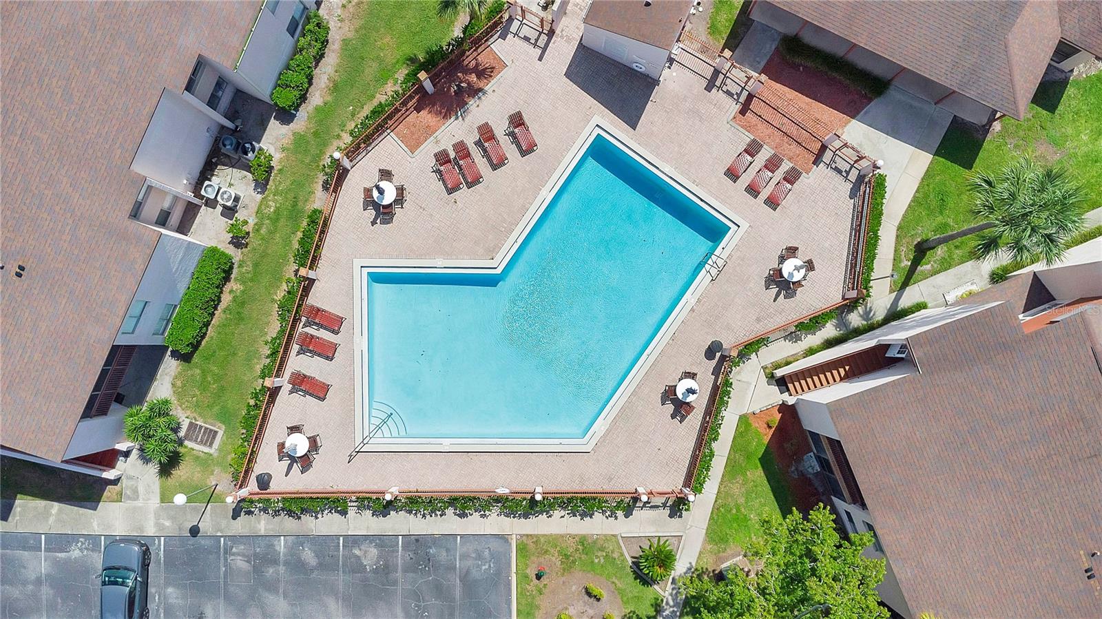 LEMON TREE CONDO SEC 04 CANYON - Residential