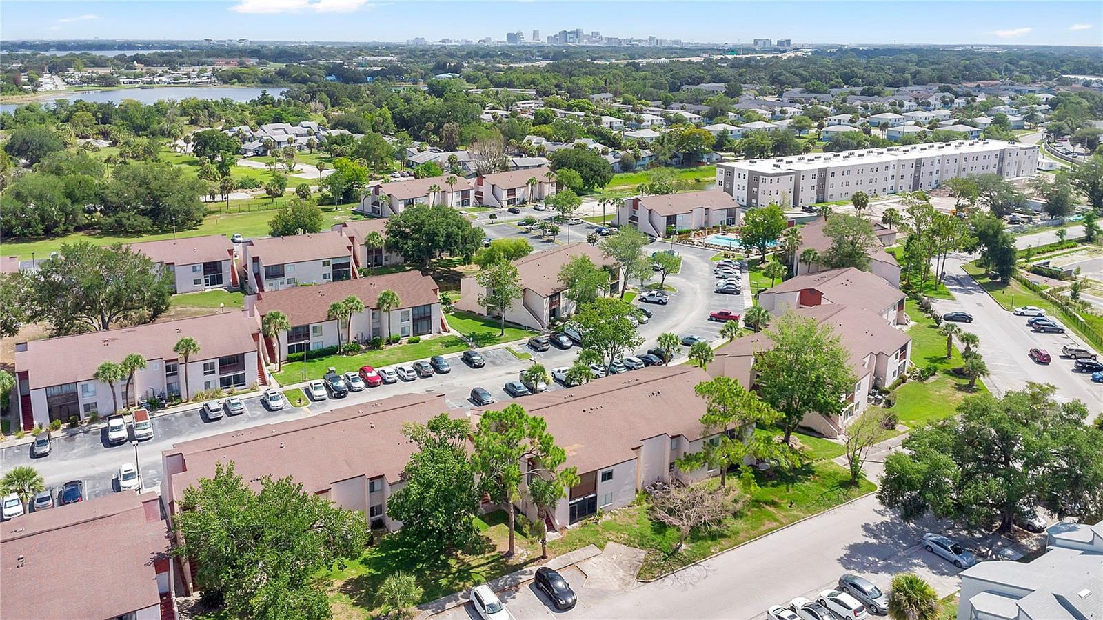 LEMON TREE CONDO SEC 04 CANYON - Residential
