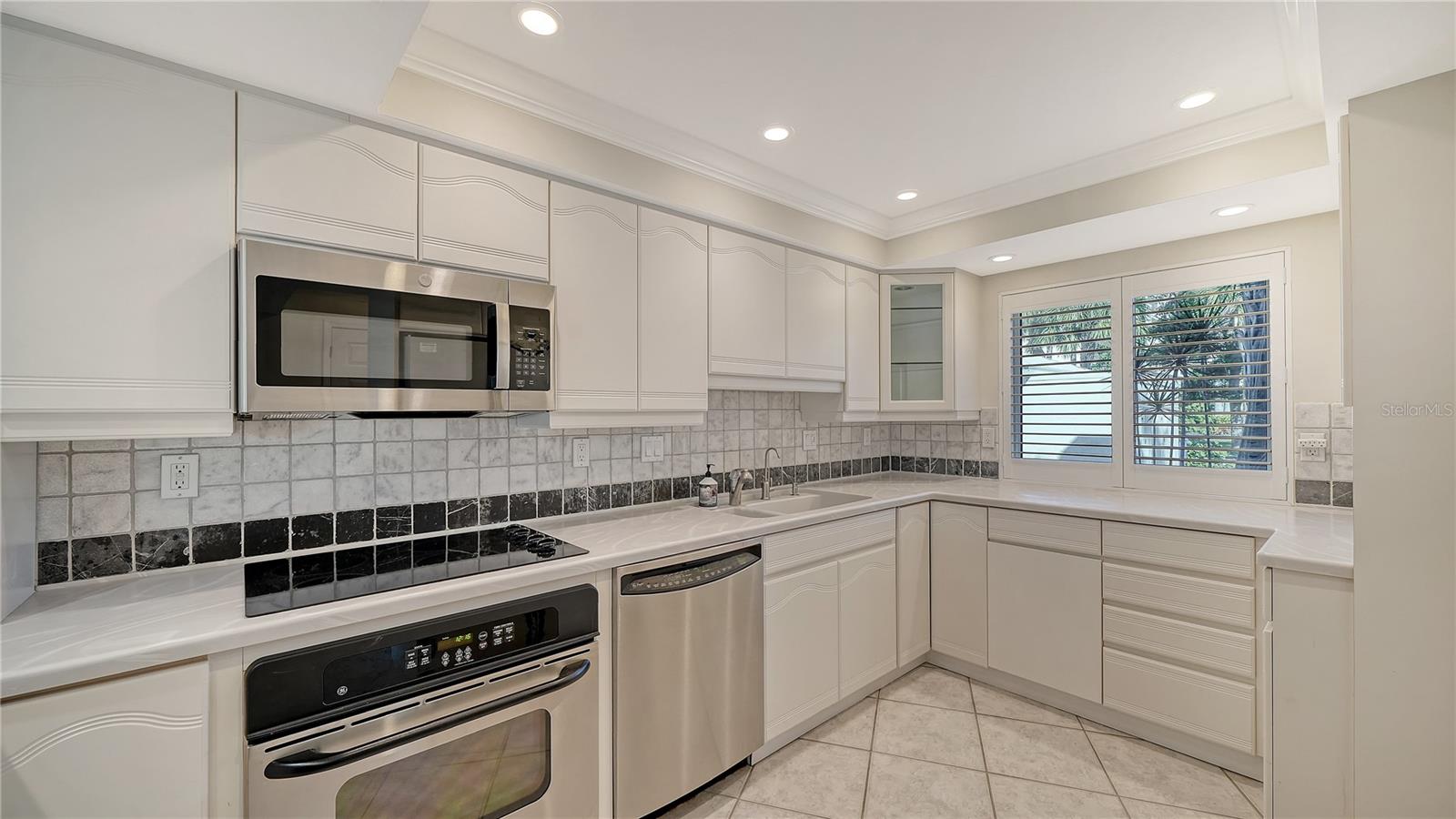 WESTCHESTER APTS - Residential