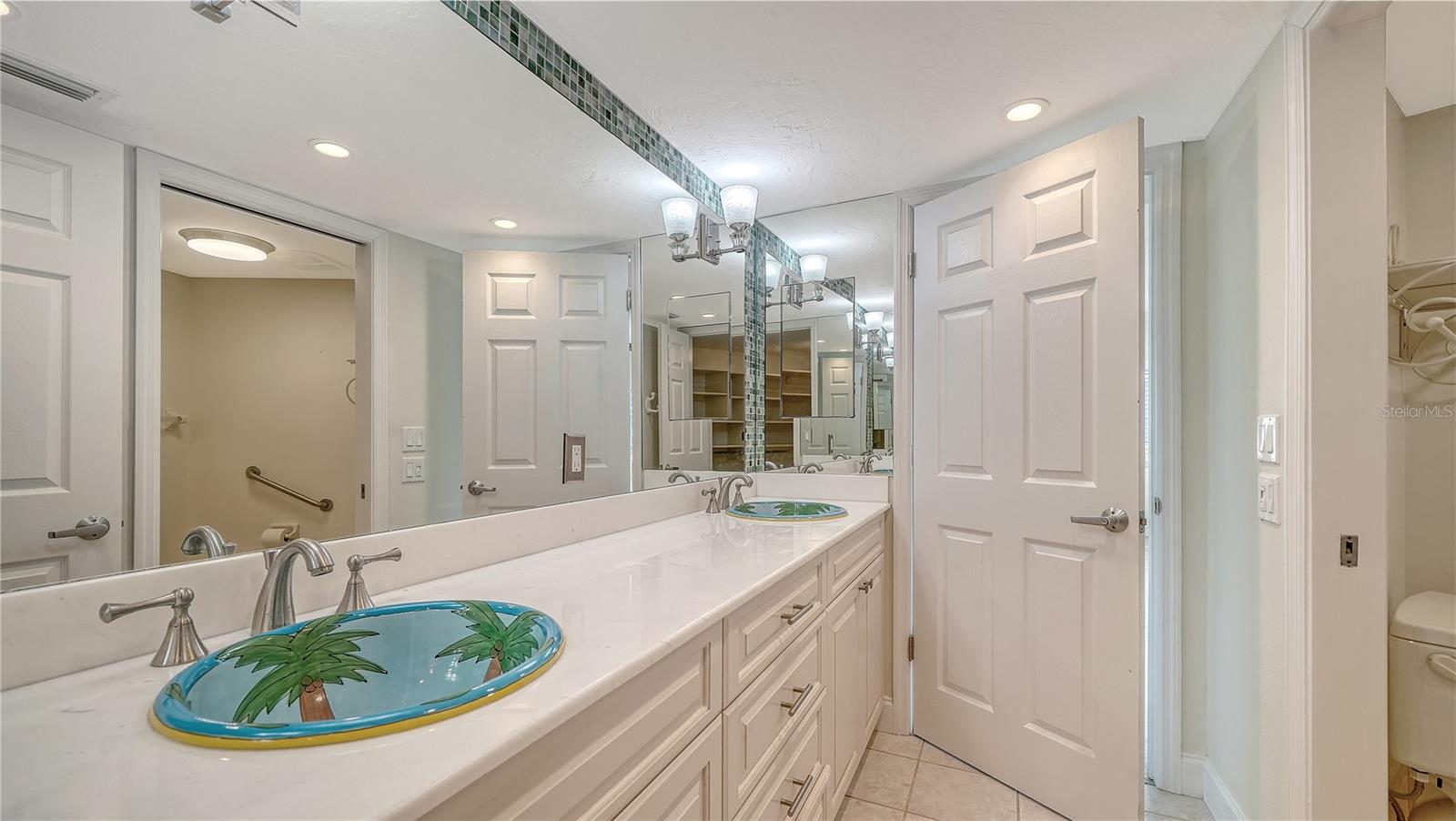 WESTCHESTER APTS - Residential