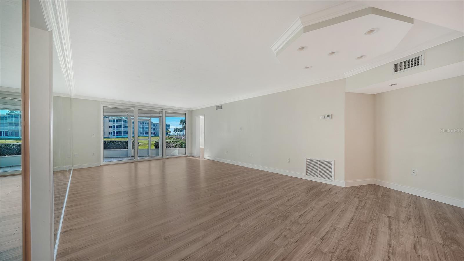 WESTCHESTER APTS - Residential