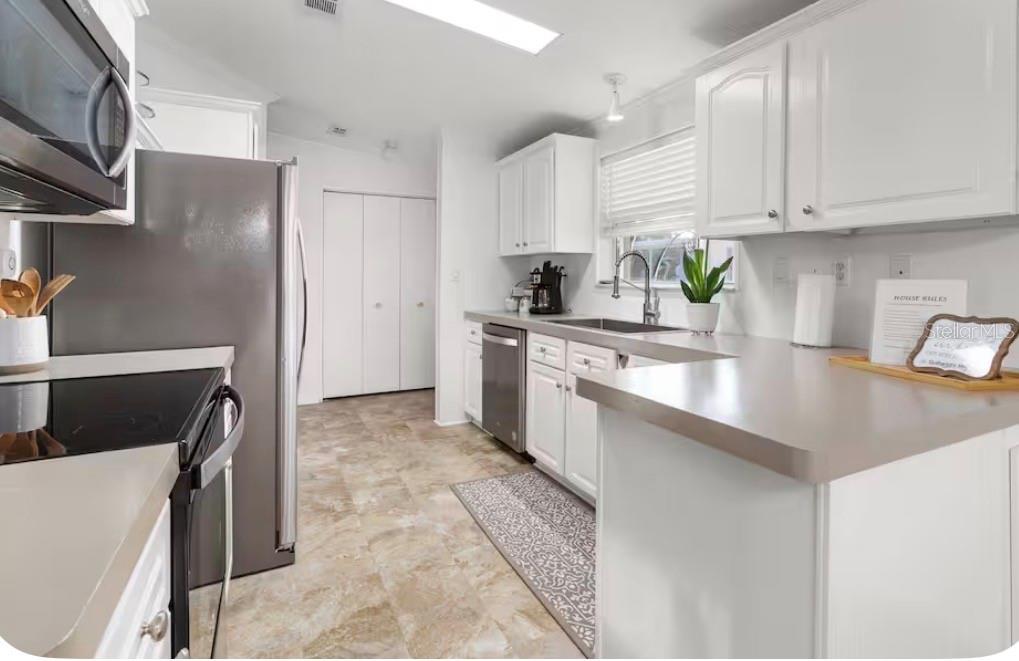 WEEKI WACHEE RIVER RETREATS - Residential