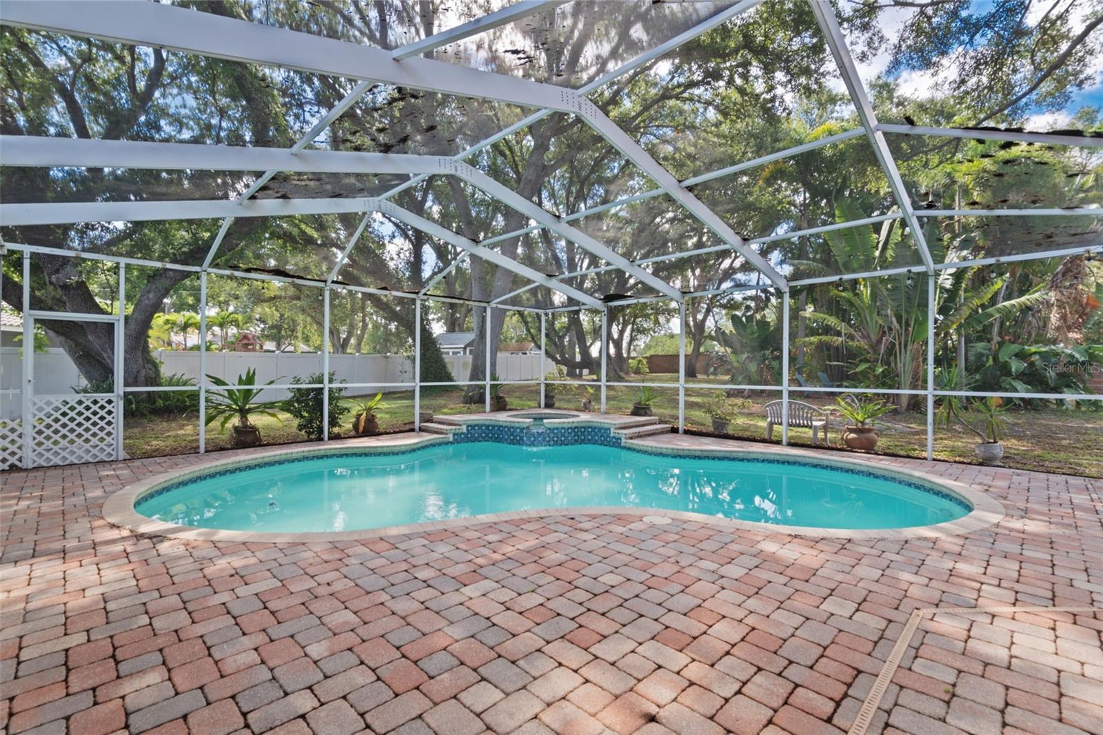 PIPERS MEADOW - Residential