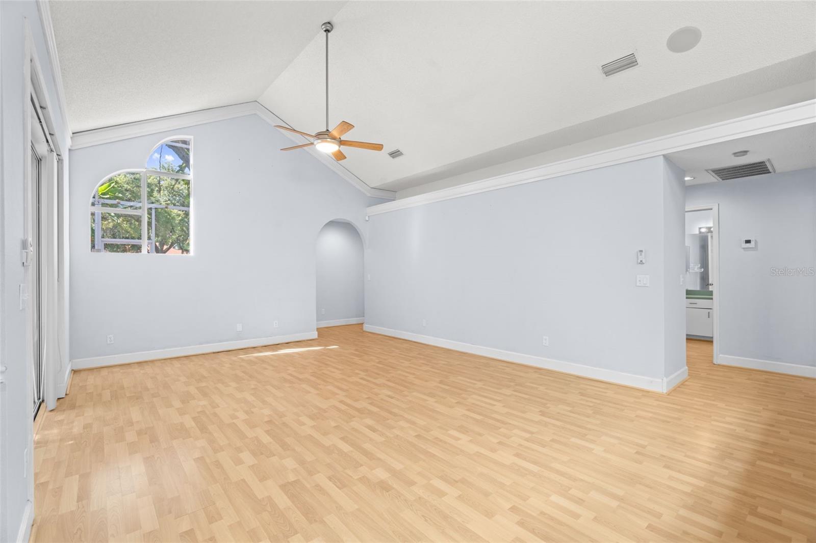 PIPERS MEADOW - Residential