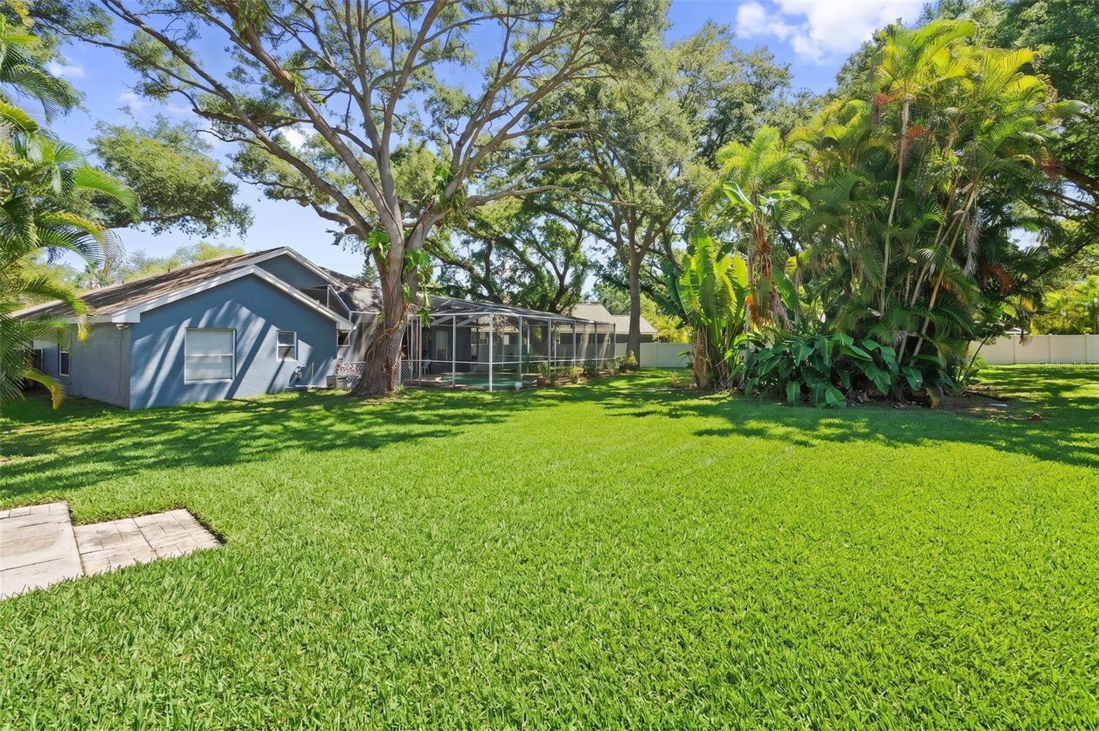 PIPERS MEADOW - Residential