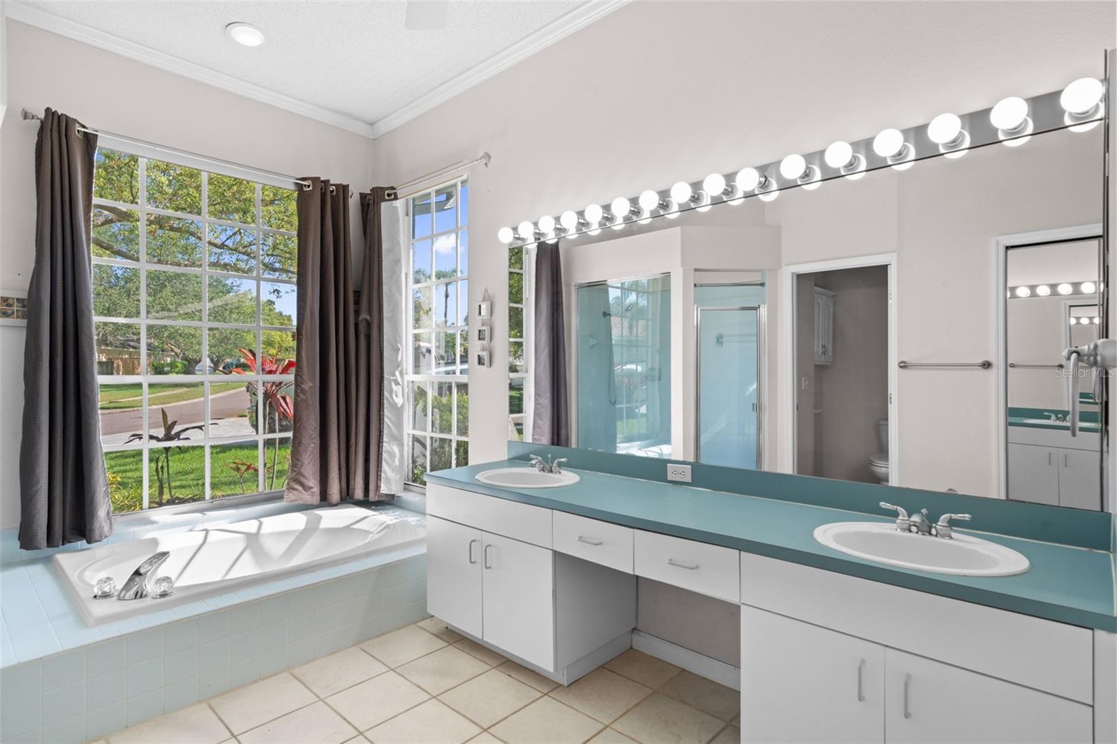 PIPERS MEADOW - Residential