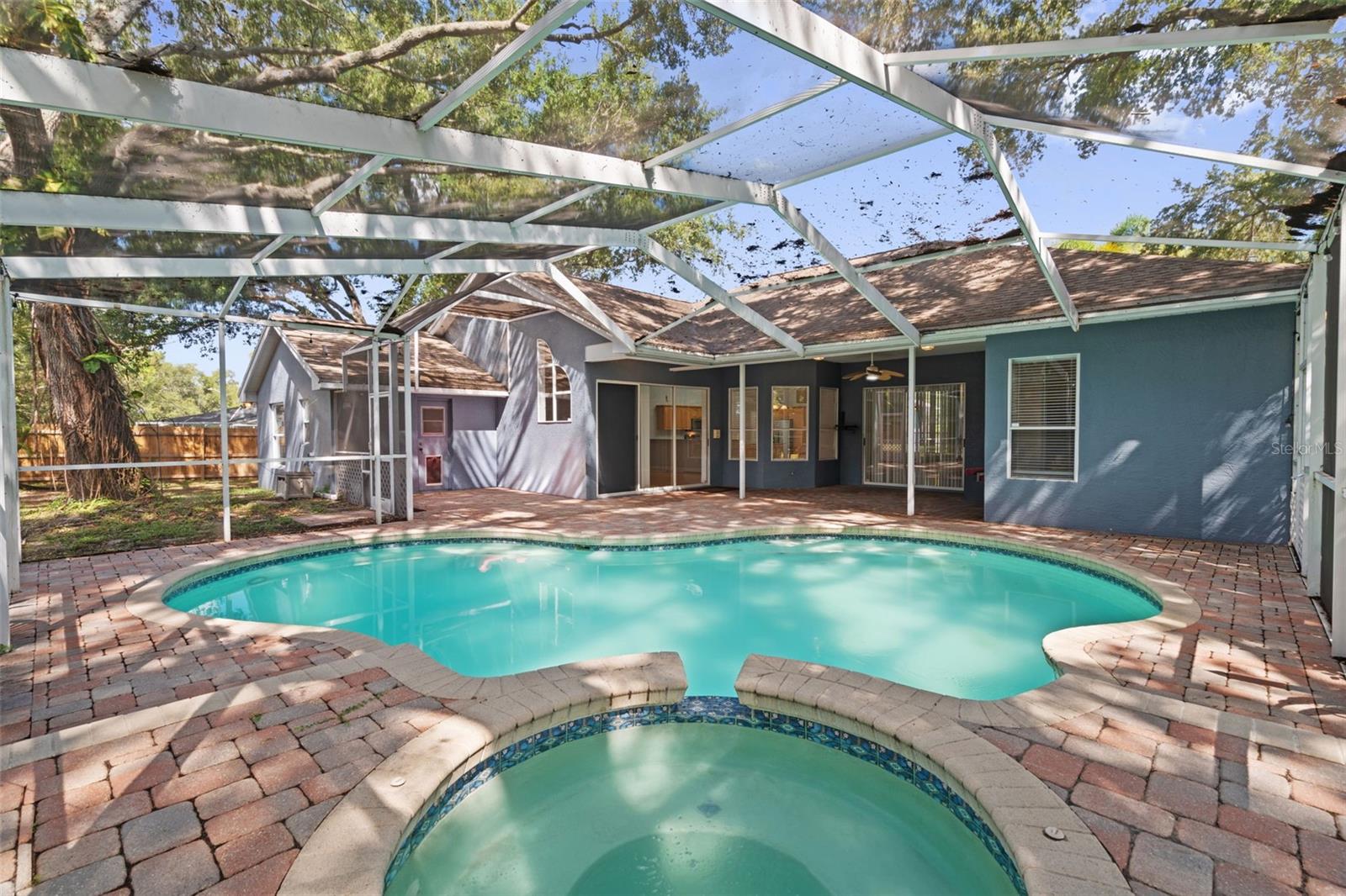 PIPERS MEADOW - Residential