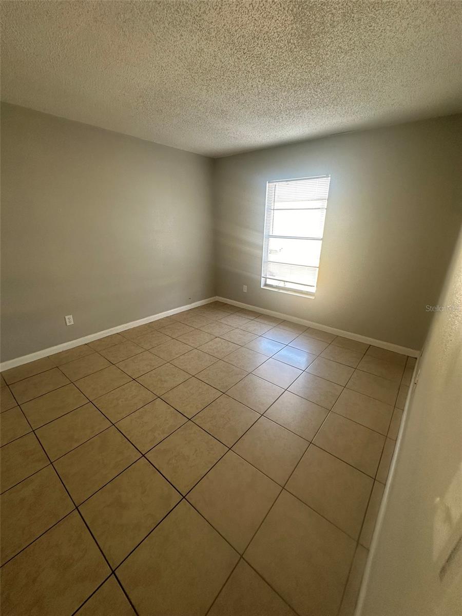 MASON & CARSWELLS HOLLY HILL - Residential Lease