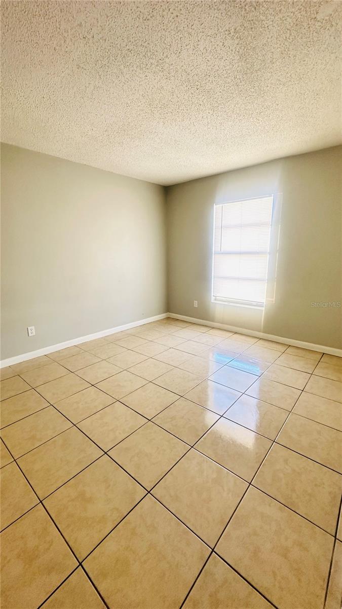 MASON & CARSWELLS HOLLY HILL - Residential Lease