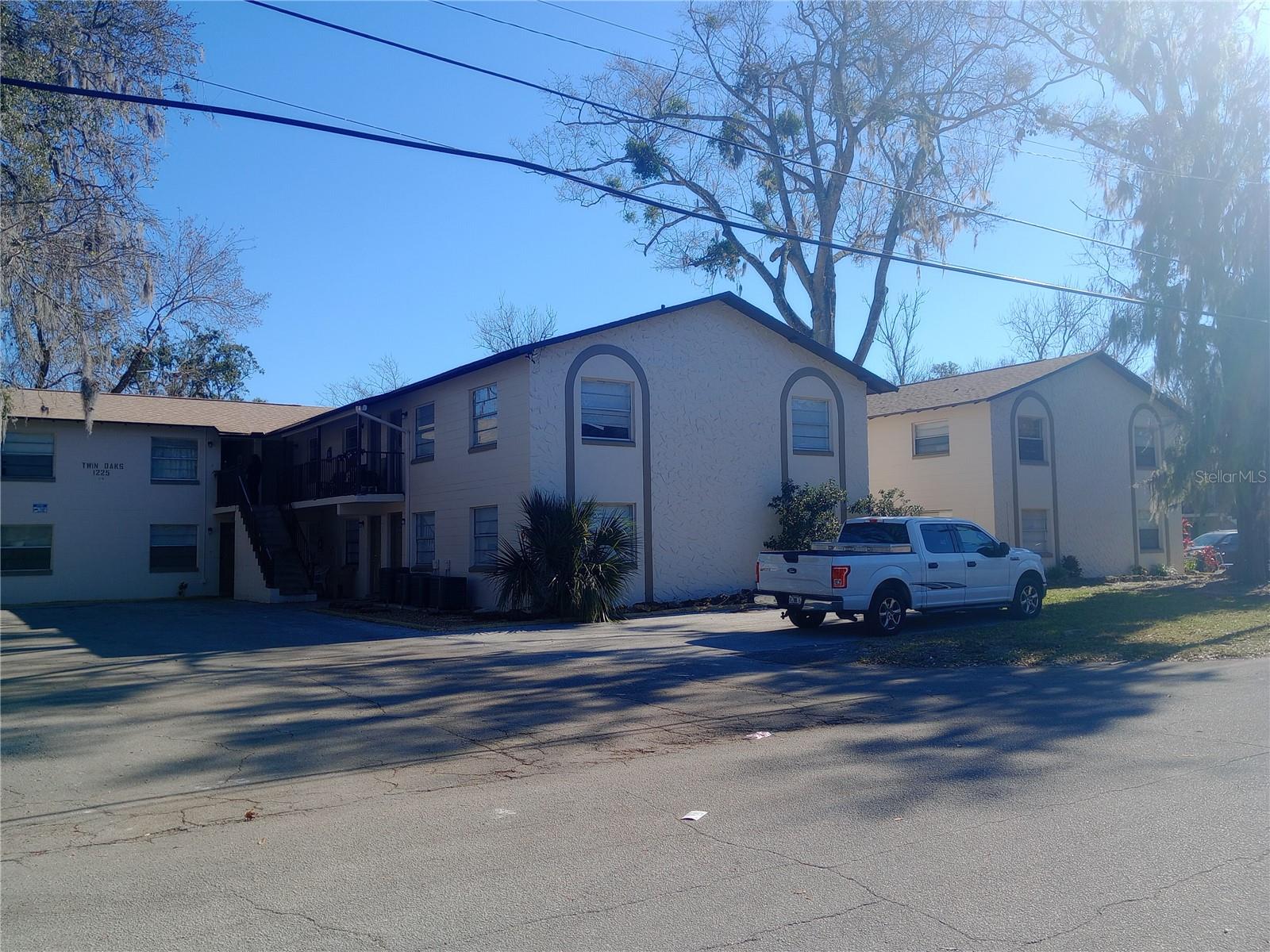 MASON & CARSWELLS HOLLY HILL - Residential Lease