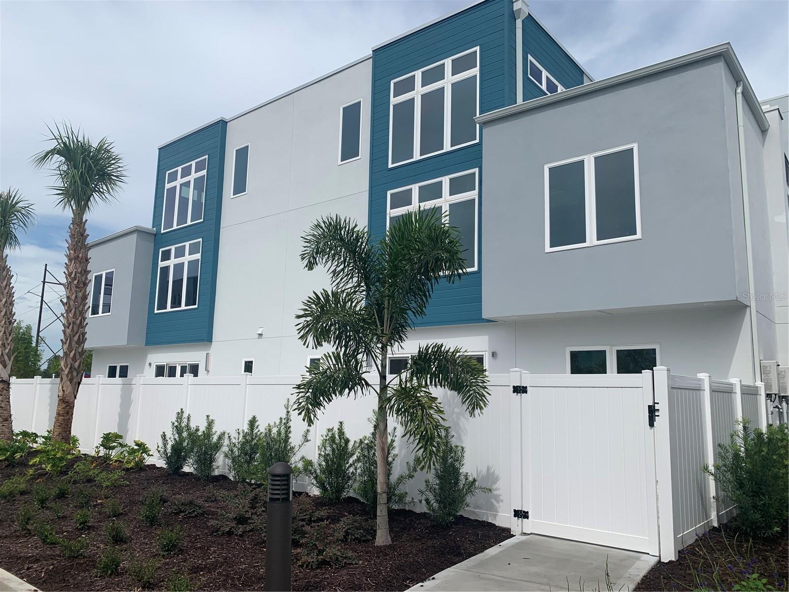 SPECTRUM AT REUNION CONDO PH 1A THRU 1D - Residential