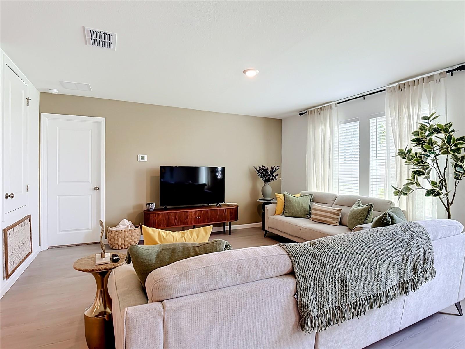 CROSSWINDS EAST PH 1 - Residential Lease