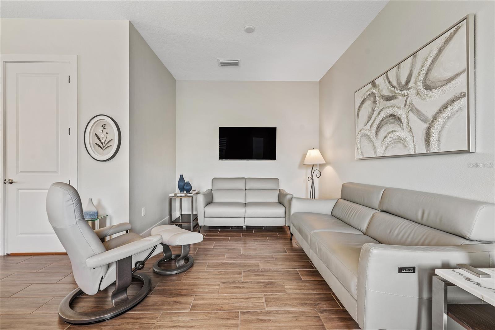 BRENTWOOD LANDING - Residential