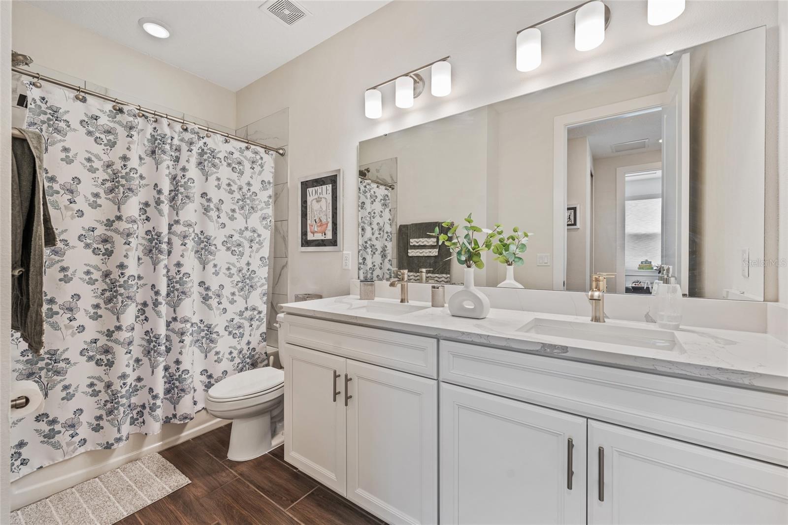 BRENTWOOD LANDING - Residential