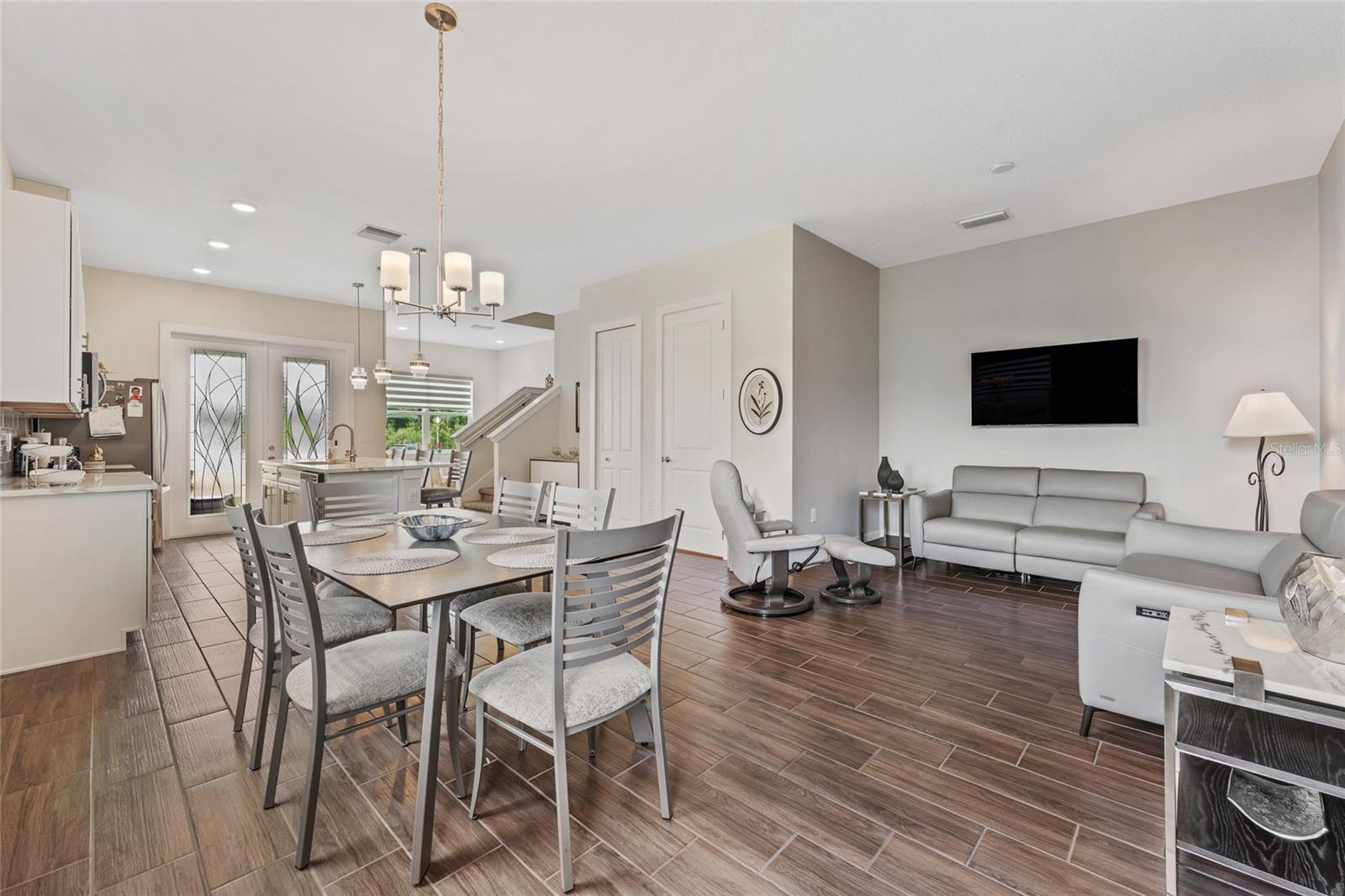 BRENTWOOD LANDING - Residential