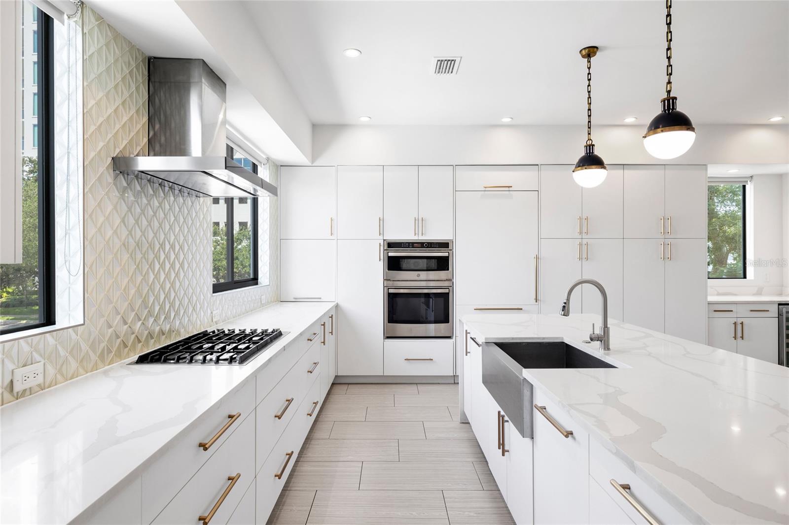 BAYSHORE SEVEN TWNHMS - Residential