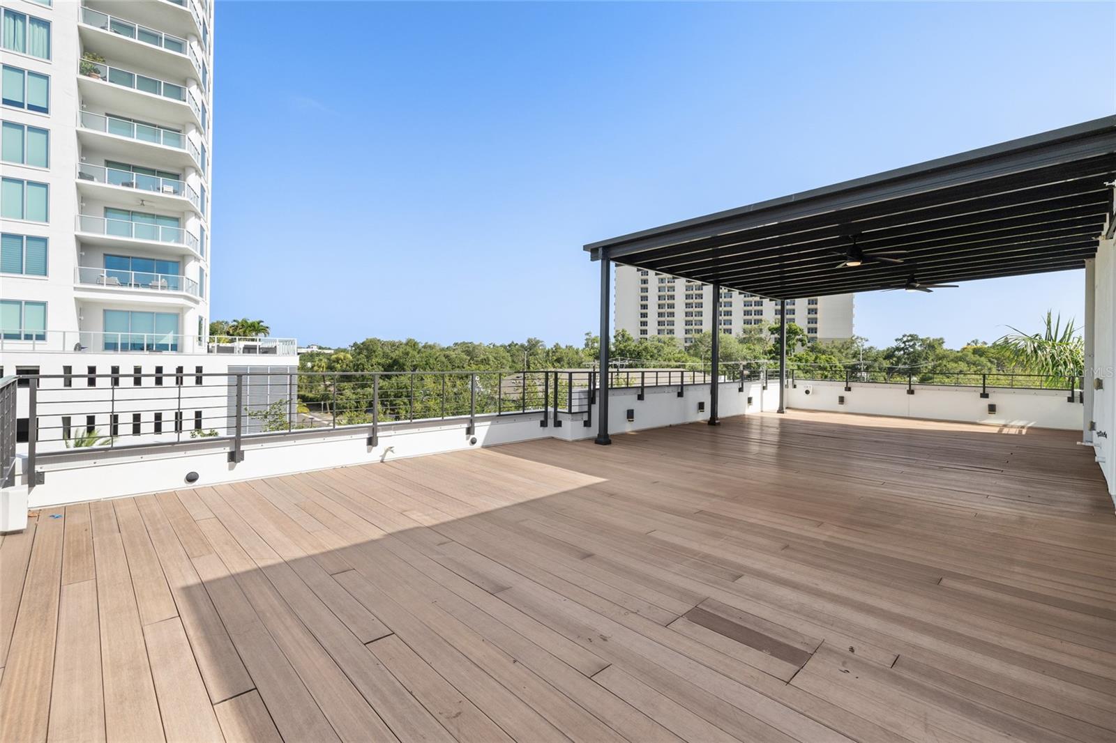 BAYSHORE SEVEN TWNHMS - Residential