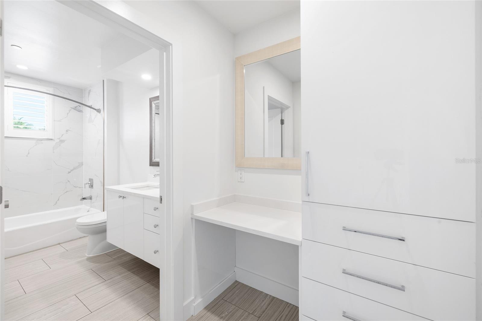 BAYSHORE SEVEN TWNHMS - Residential