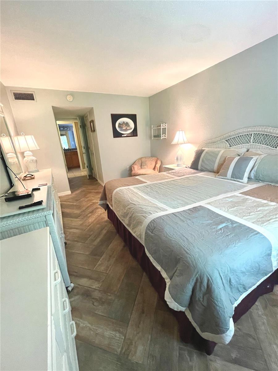 PARK VIEW CONDOMINIUMS - Residential