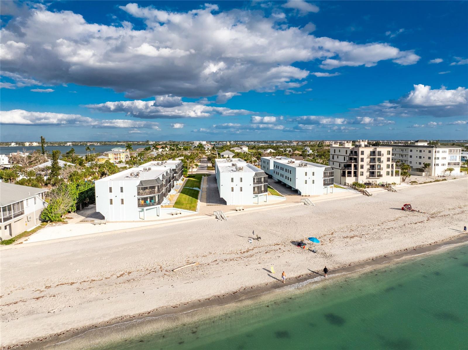 LACOQUINA BEACH BLDG D - Residential