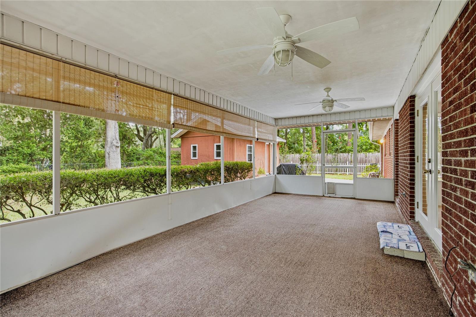 WESTCHESTER MANOR - Residential