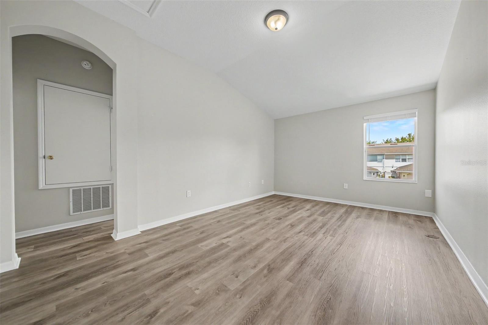 TENNYSON PK/SUMMERPORT - Residential