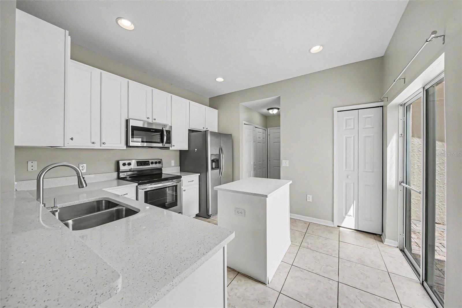 TENNYSON PK/SUMMERPORT - Residential