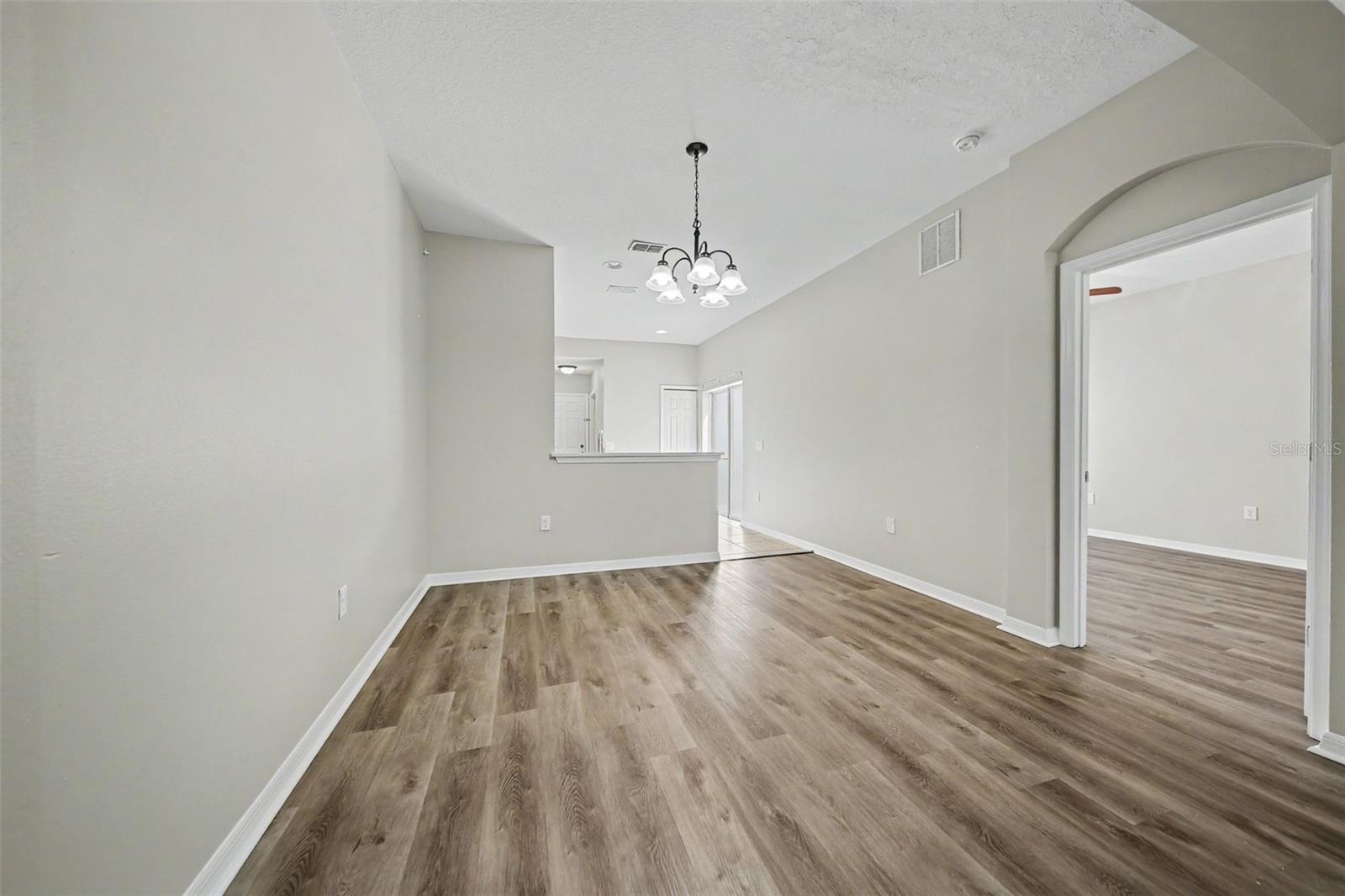 TENNYSON PK/SUMMERPORT - Residential
